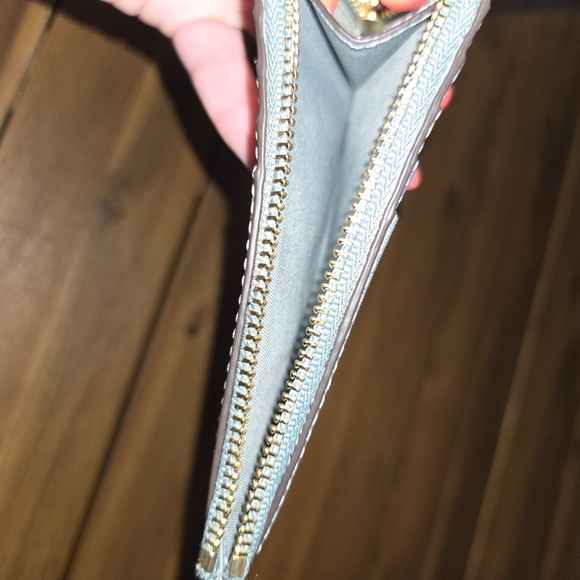 EXCELLENT CONDITION TORY BURCH - Picture 3 of 3